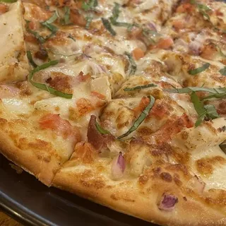 Garlic, Chicken and Basil Pizza