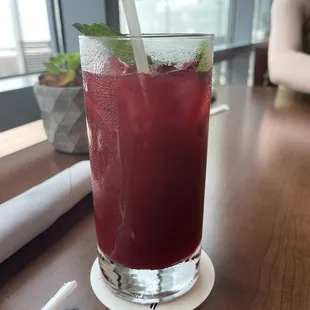 Seasonal Blackberry Lemonade