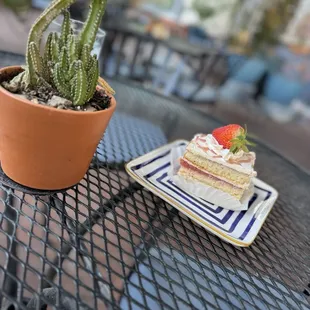 Strawberry torte