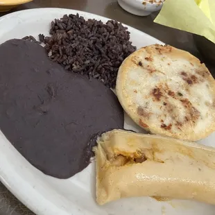 a plate of mexican food