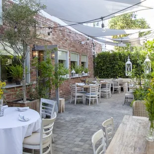 Romantic outdoor dining