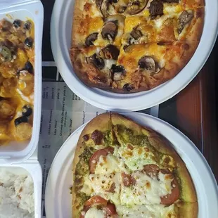 Margherita and mushroom pizzas