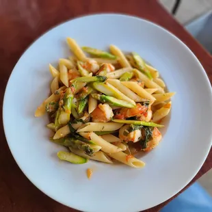 Penne Asparagi e Scampi