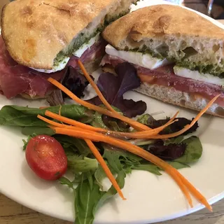Caprese con Prosciutto