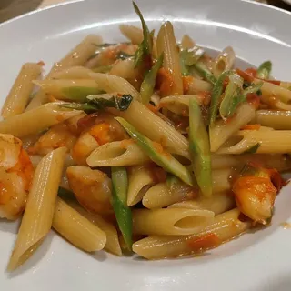 Penne Asparagi e Scampi
