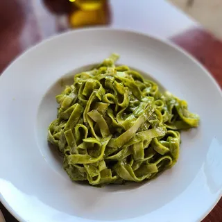 Tagliatelle al Pesto