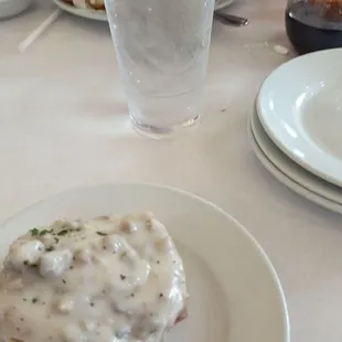 Biscuit and gravy