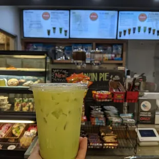 PIPELINE : iced matcha, coconut and a float of pineapple juice