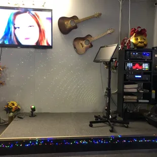 Karaoke standing stage