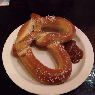 Pretzel with mustard