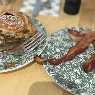 NUTELLA CROISSANT &amp; SIDE BACON