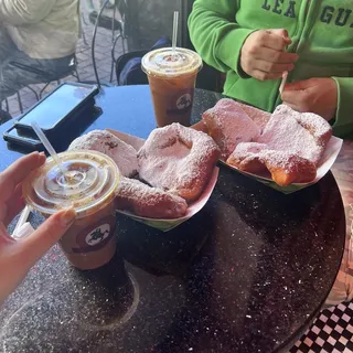 ICED CAFE AU LAIT