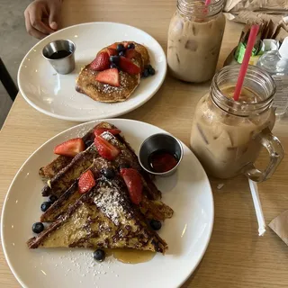 Kids Chocolate Chip Pancakes