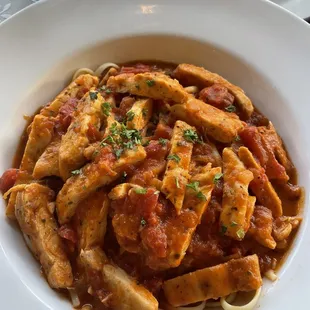 Linguine w/ marinara and extra chicken