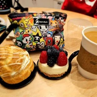 Desserts@Cafe Belle Madeleine 6/12/2024.My Dessert was Da Biscoff Cream Puff.Hubby David Dessrt was Da,Berry Cheesecake.So late eating these