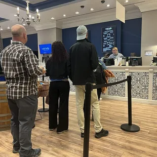 Café Belle al line, but only 5 min. Wait! 11-2024