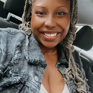 Jasmin F.
