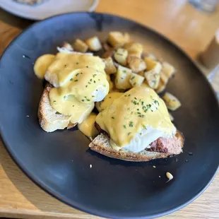 Cafe Bernard Benedict with chicken apple sausage