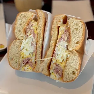 Scramble Egg Ham Cheese Bagel