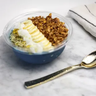 Blue Majik Smoothie Bowl. Spirulina superfood.