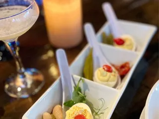 Bites & Bubbles