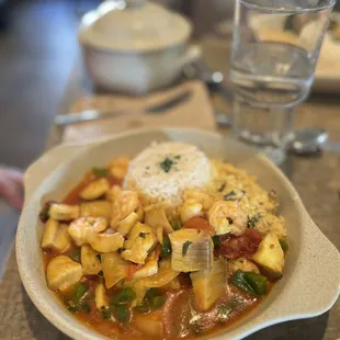 Mixed Seafood Muquecas | Instagram: GaoGirlsGrubbin