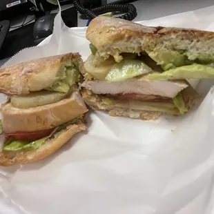 Turkey sandwich with everything to-go
