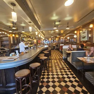 Front bar and dining room