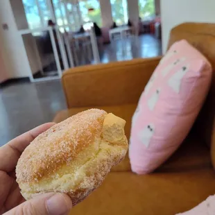 Maple chai bomboloni
