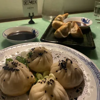 Pan Fried Pork Buns (4)