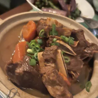 Short Ribs in Claypot