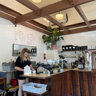 Barista doing her thing!!