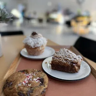 food, donuts, dough desserts
