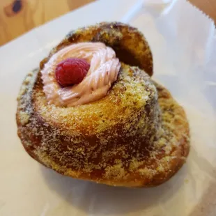 Pistachio rasberry cruffin