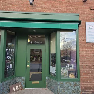 Outside Cafe Cravings