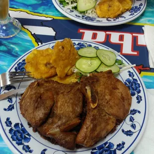 Pork chops with tostones