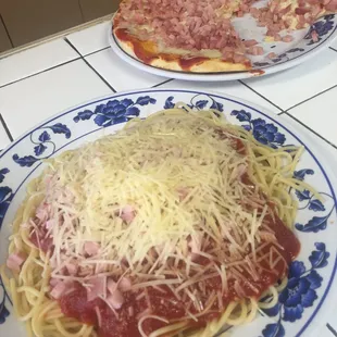 Spaghettis y Pizzas de Jamon!