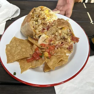 El Famoso Breakfast Burrito