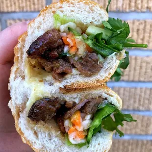 Bbq pork banh mi