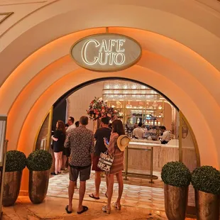 This was a very popular breakfast spot!