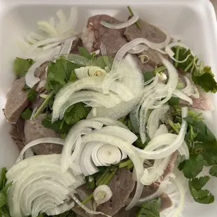 Well-done &amp; meat ball pho