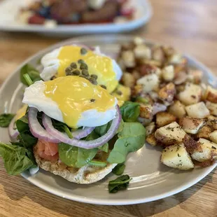 Smoked Salmon Benedict | Ig: @eat_with_jeleneeee