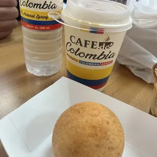 Bunelo and Medium Cafe con leche