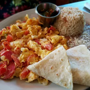 Huevos A La Mexicana !