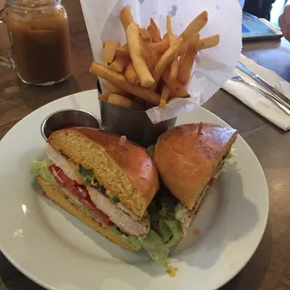 Chicken Chipotle Sandwich Lunch