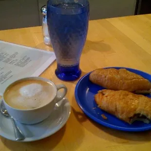 café au lait et pain au chocolat