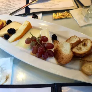 Le Plateau De Fromages