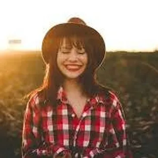 Mirabelle L.