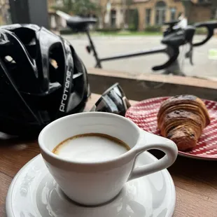 Macchiato still in cup too big, but at least shot was right