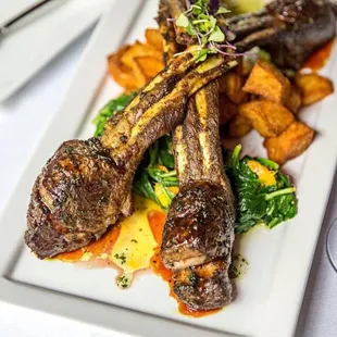 Very tasty food and good service. Especially for those interested in Mediterrenean food, it is right place for you